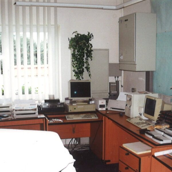 Dispečink v našem domku v plodištích (cca 1998)